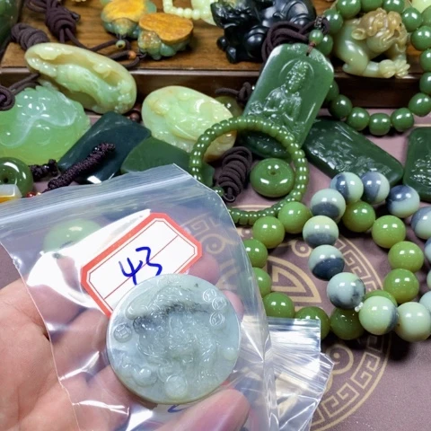 未镶嵌蛇纹石玉手链