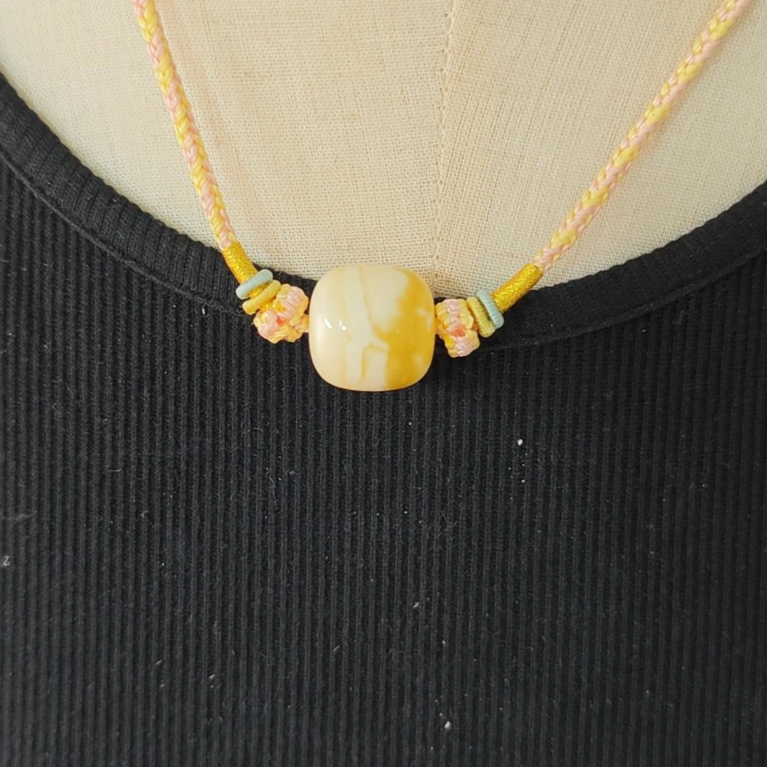 蜜蜡吊坠(赠链)未镶嵌锁骨链