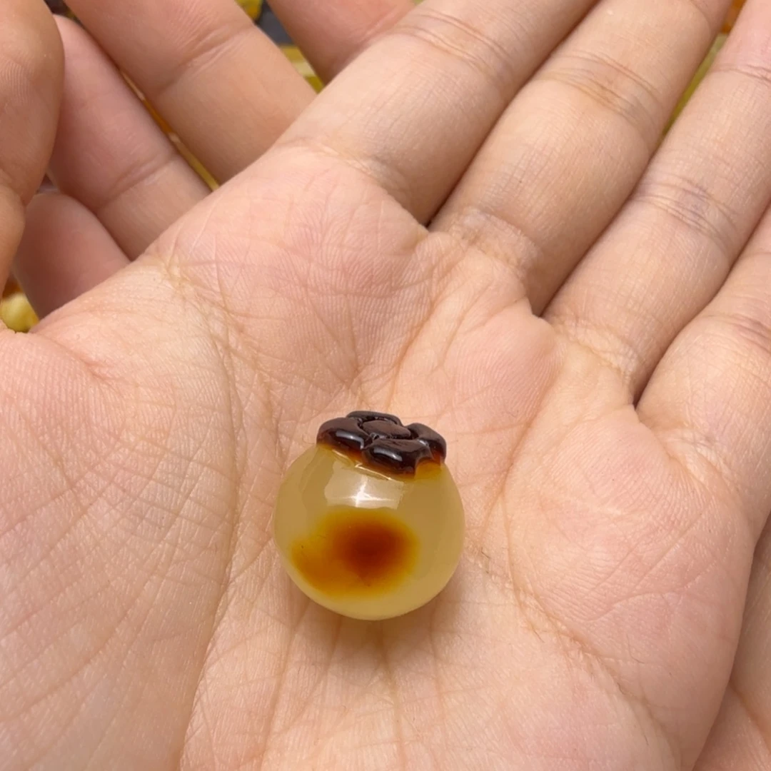 蜜蜡未镶嵌珠宝奇石