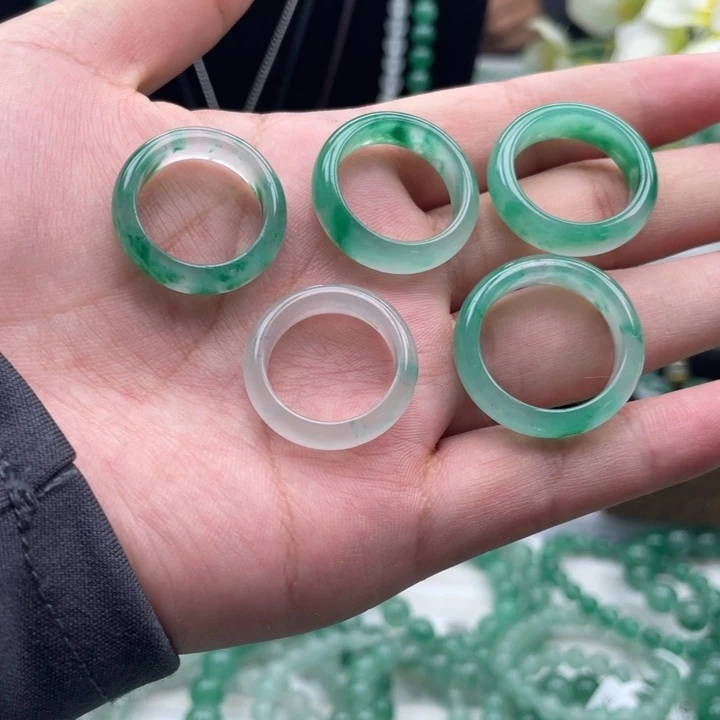 未镶嵌石英质玉（非洲翠）戒圈任选一个