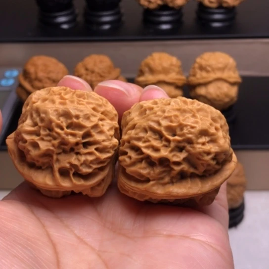 文玩核桃把件碧波金蟾35