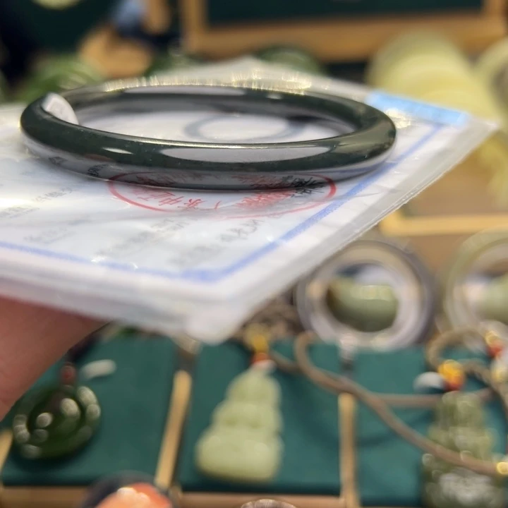 和田玉手镯未镶嵌61.8圈围1822