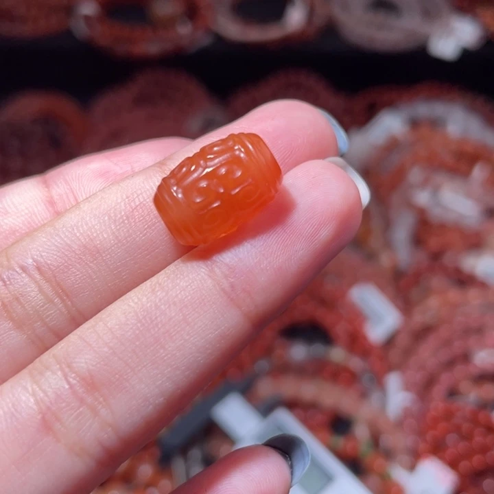 南红玛瑙未镶嵌回纹桶珠2002