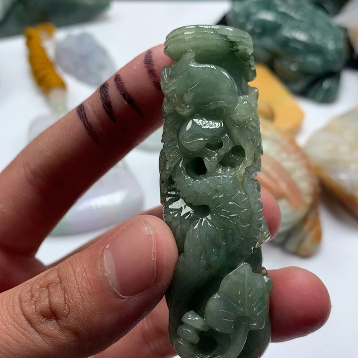 翡翠未镶嵌颈饰保真天然a货翡翠