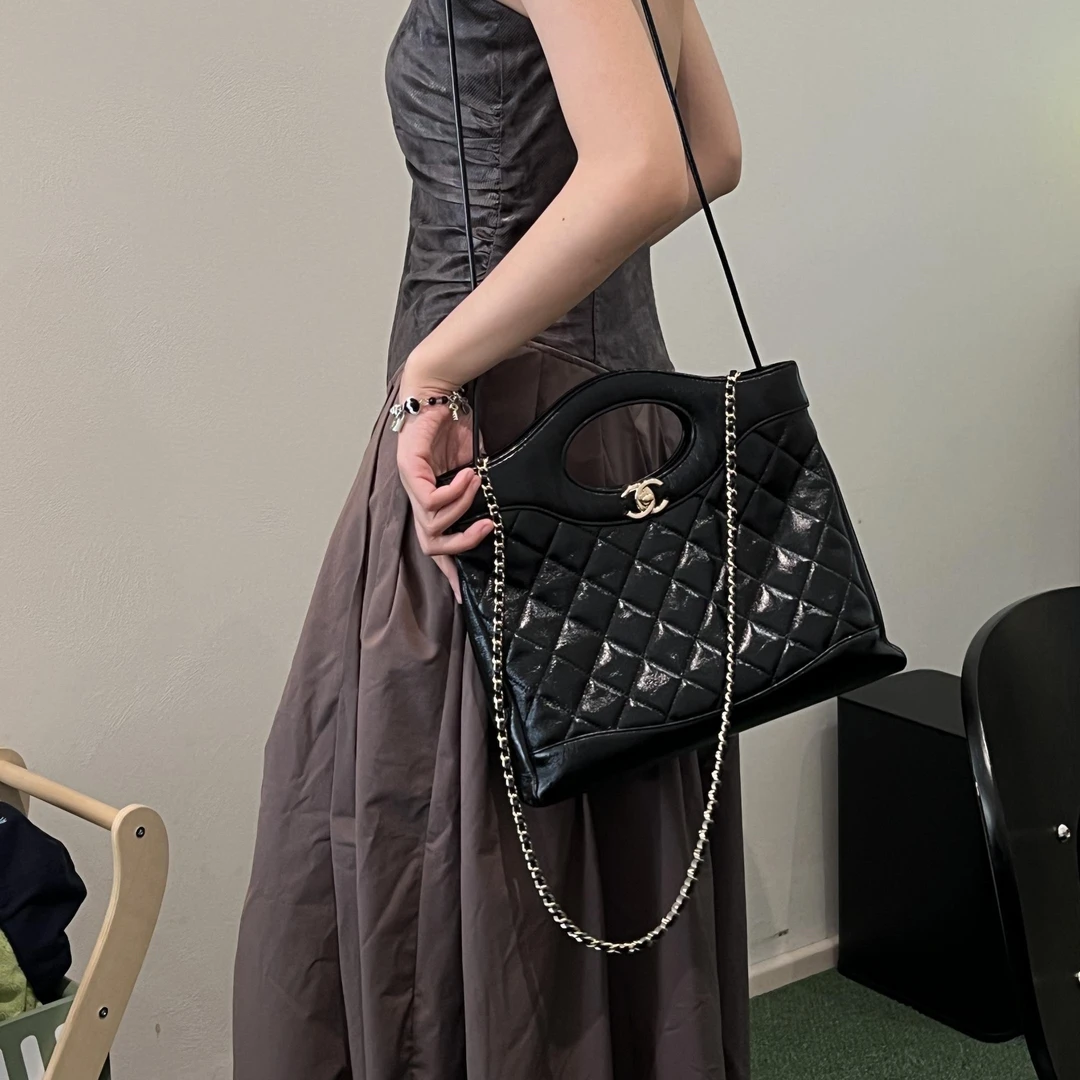 99新 Chanel/香奈儿 0540 黑金油蜡皮31bag斜挎包小号芯片款