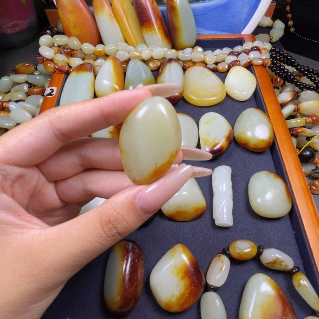 和田玉未镶嵌颈饰忘*