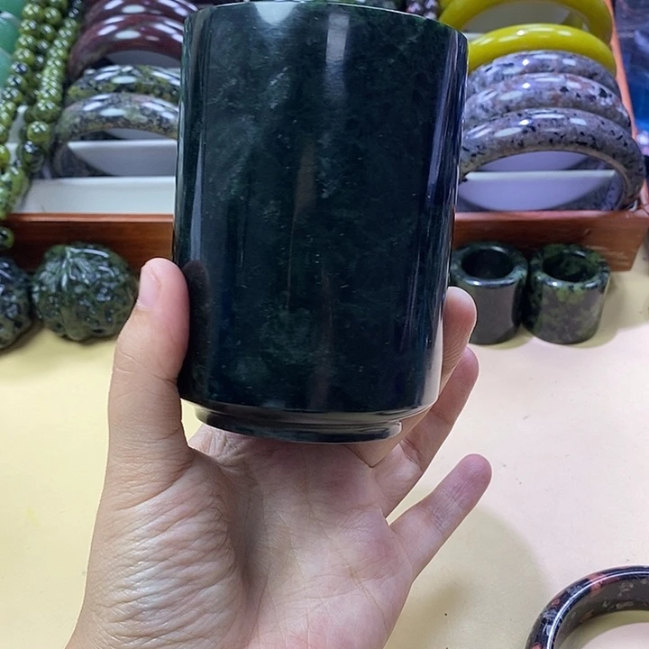 未镶嵌蛇纹石玉水杯
