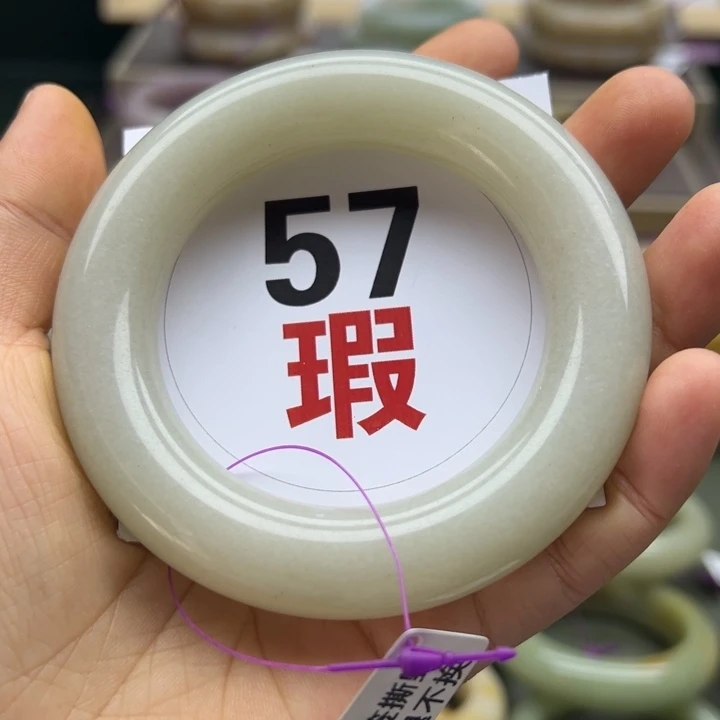石英质玉未镶嵌手镯