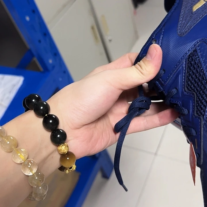 40码羽毛球鞋子专业