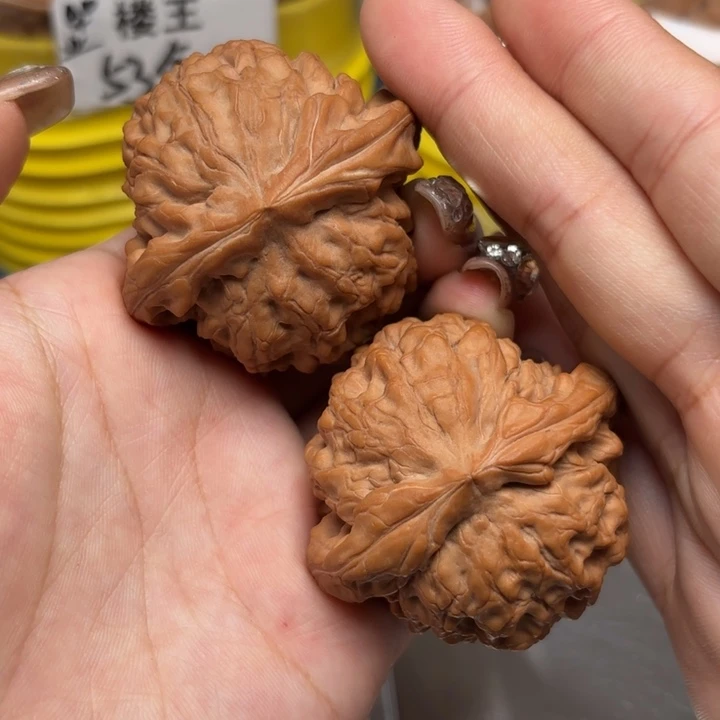 L***F吊坠文玩核桃52-28131-02
