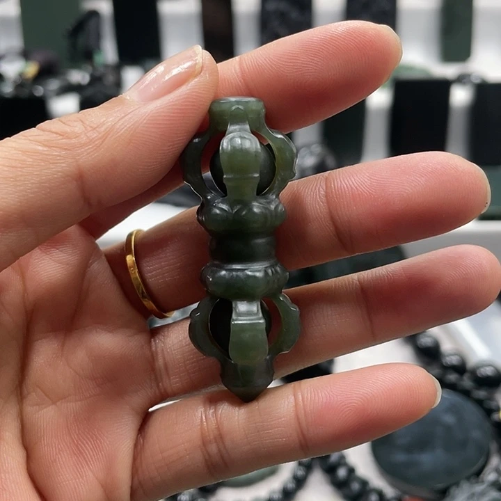 【闪购商品】颈饰未镶嵌和田玉（青玉）