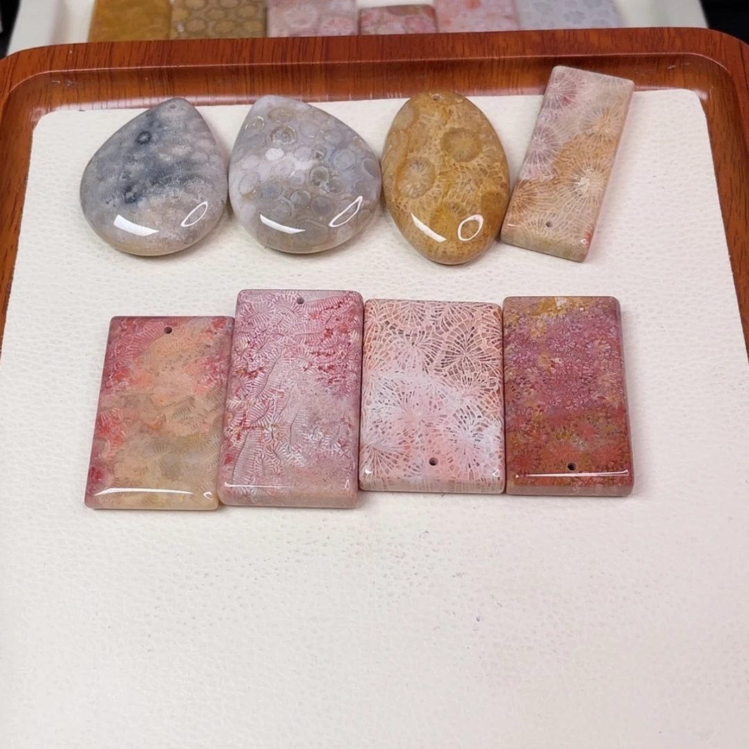 【闪购商品】未镶嵌吊坠(赠链)硅化玉J***y