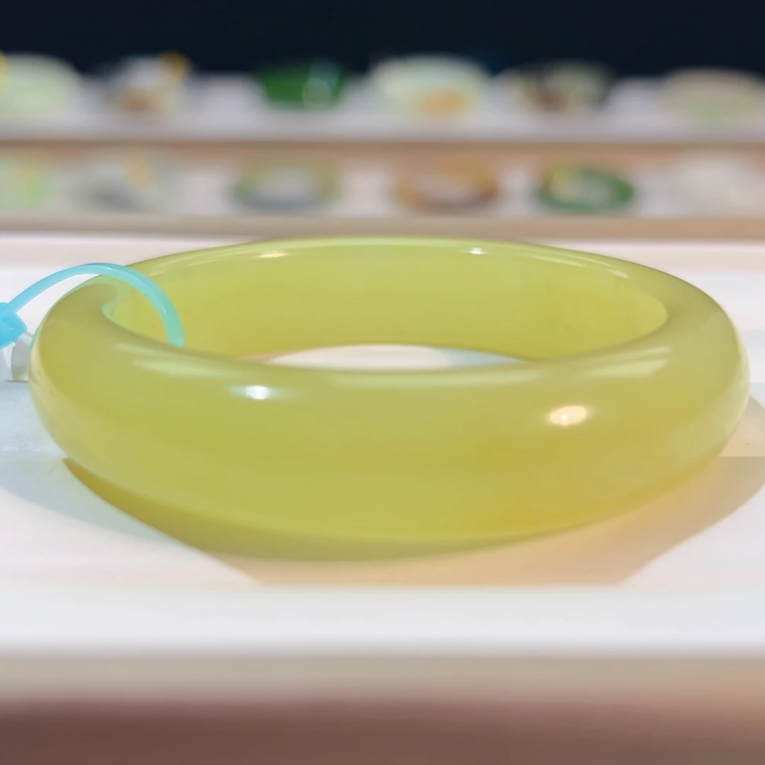 和田玉未镶嵌手镯  「鸡油黄」