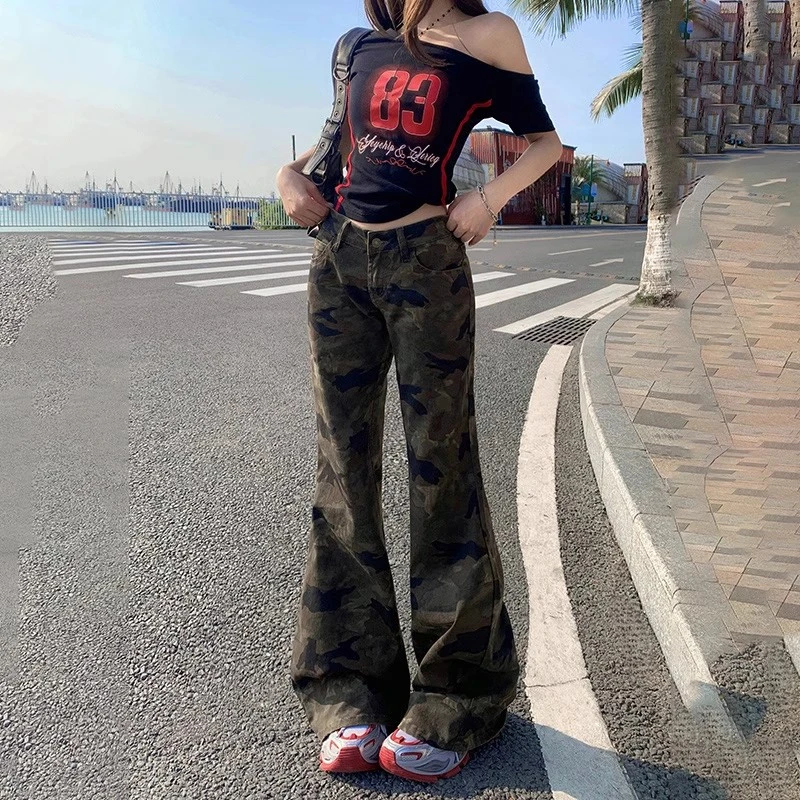 美式迷彩微喇低腰牛仔裤女2025春夏新款复古显瘦垂感不贴腿喇叭裤