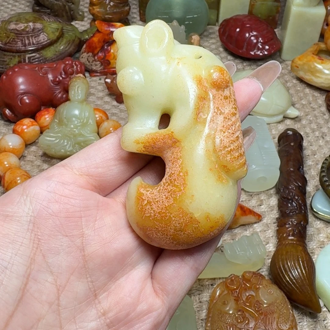 蛇纹石玉未镶嵌颈饰
