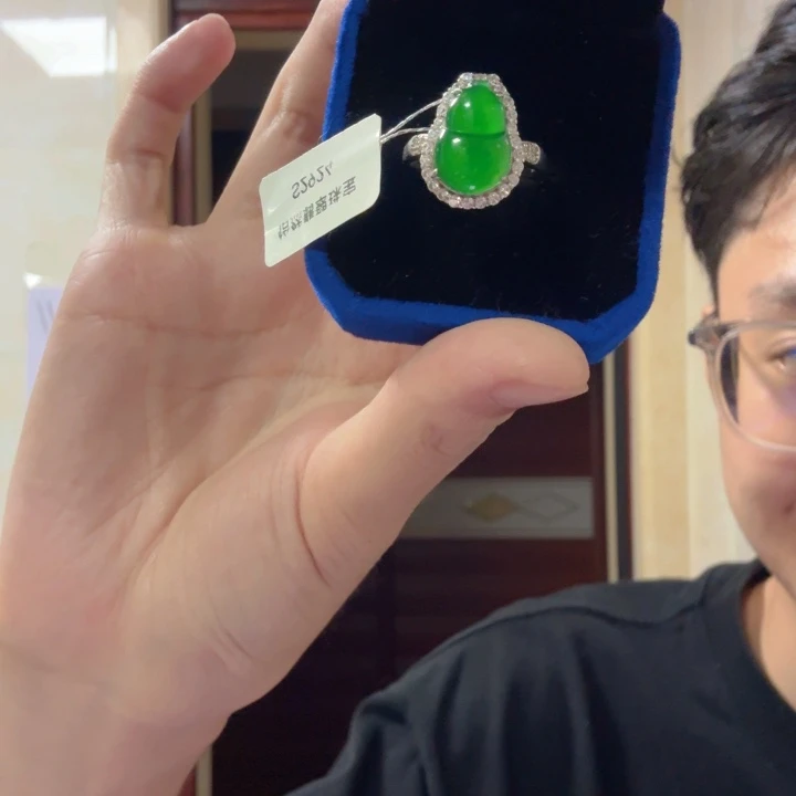 颈饰银S925镶嵌翡翠戒指