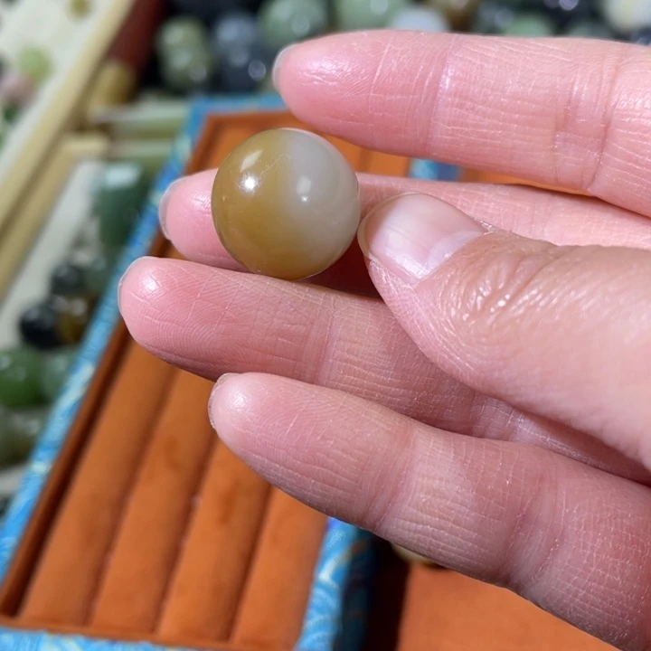 和田玉（糖玉）未镶嵌珠宝半成品18