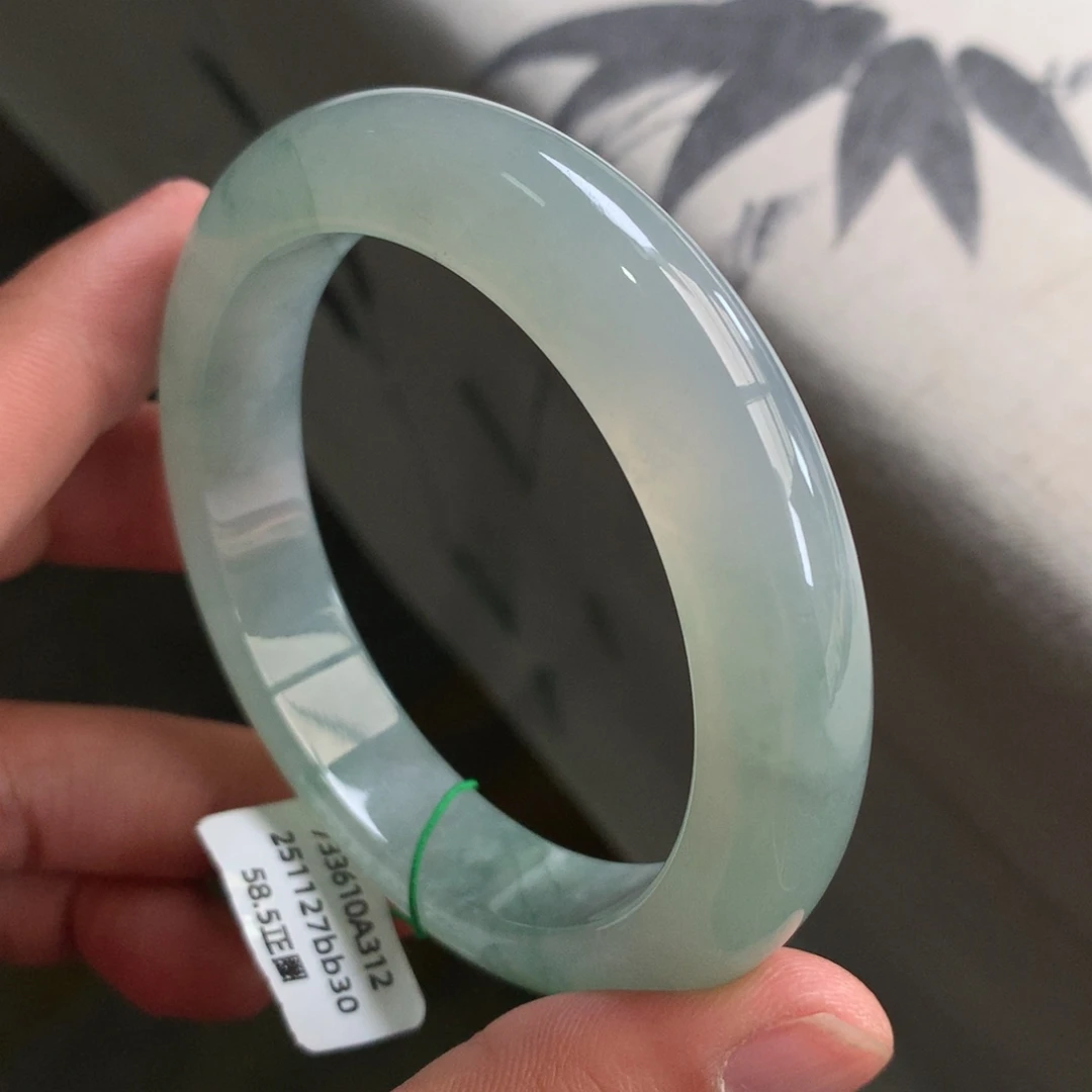 翡翠未镶嵌手镯冰晴起胶