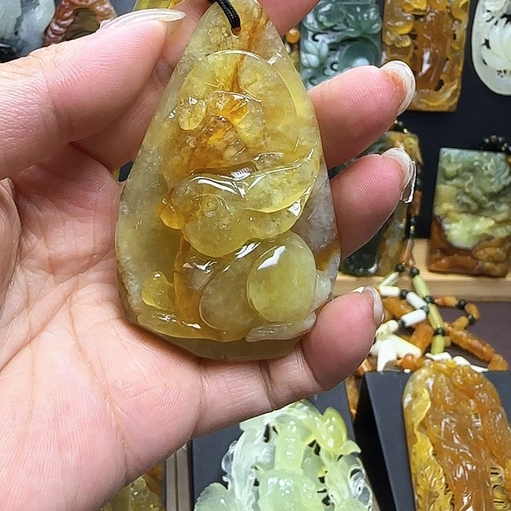 蛇纹石玉未镶嵌颈饰