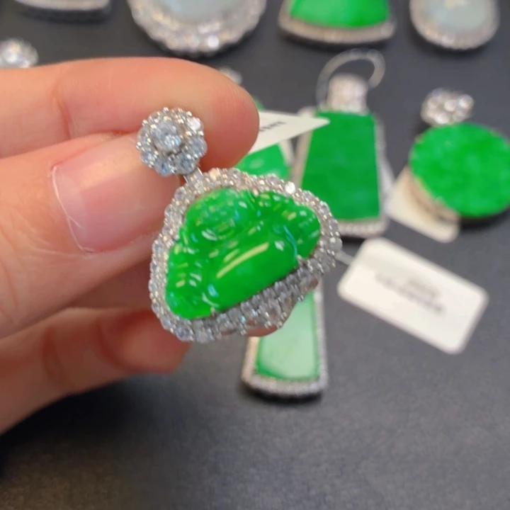 秀***身翡翠银S925镶嵌颈饰