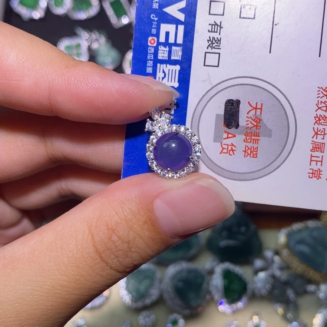 翡翠未镶嵌颈饰垫色
