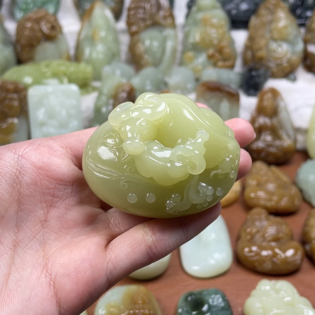 和田玉未镶嵌颈饰