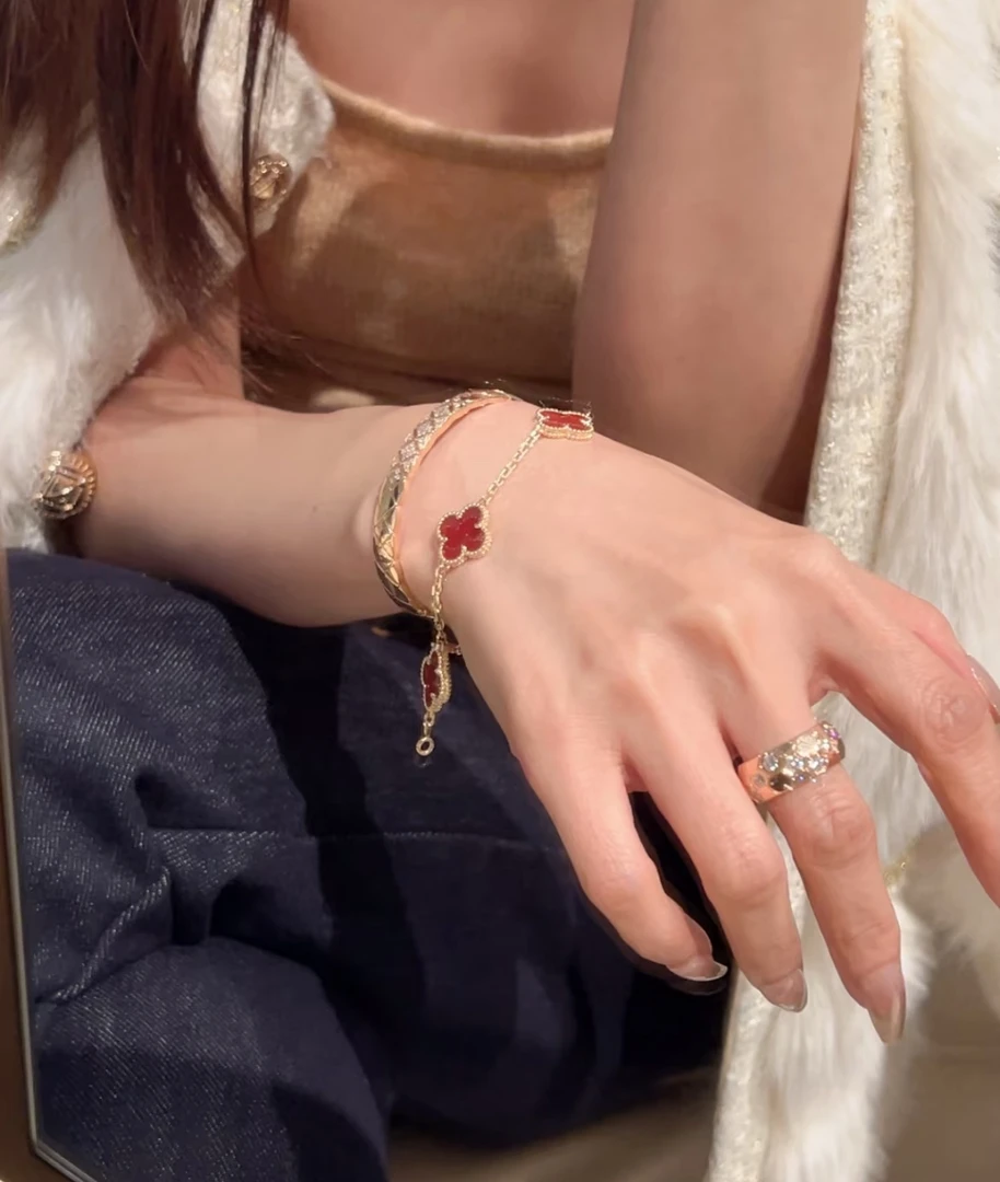 铜合金锆石手链 手链 四叶草设计款时尚轻奢气质