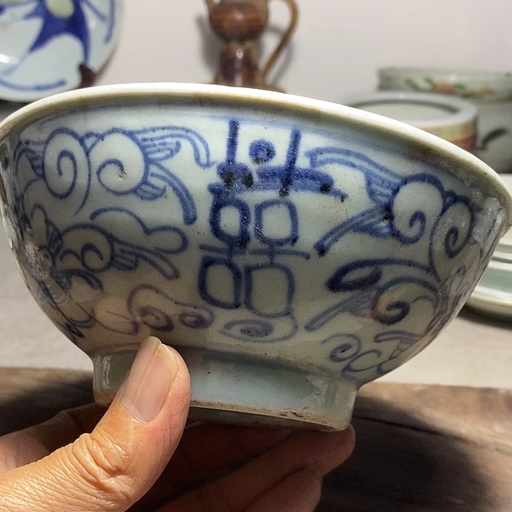 青花瓷碗有冲线低价出