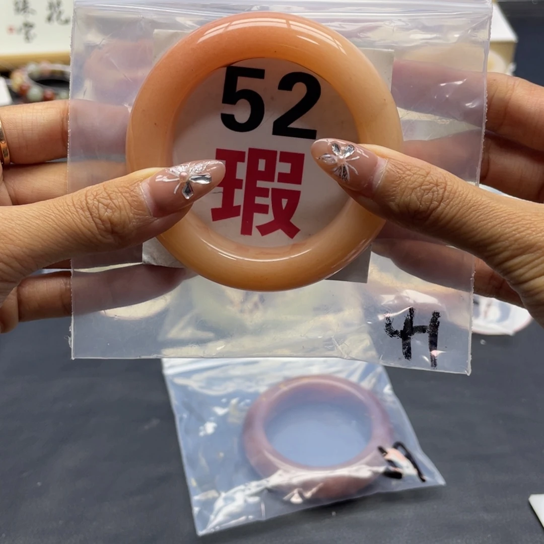 未镶嵌手镯石英岩玉