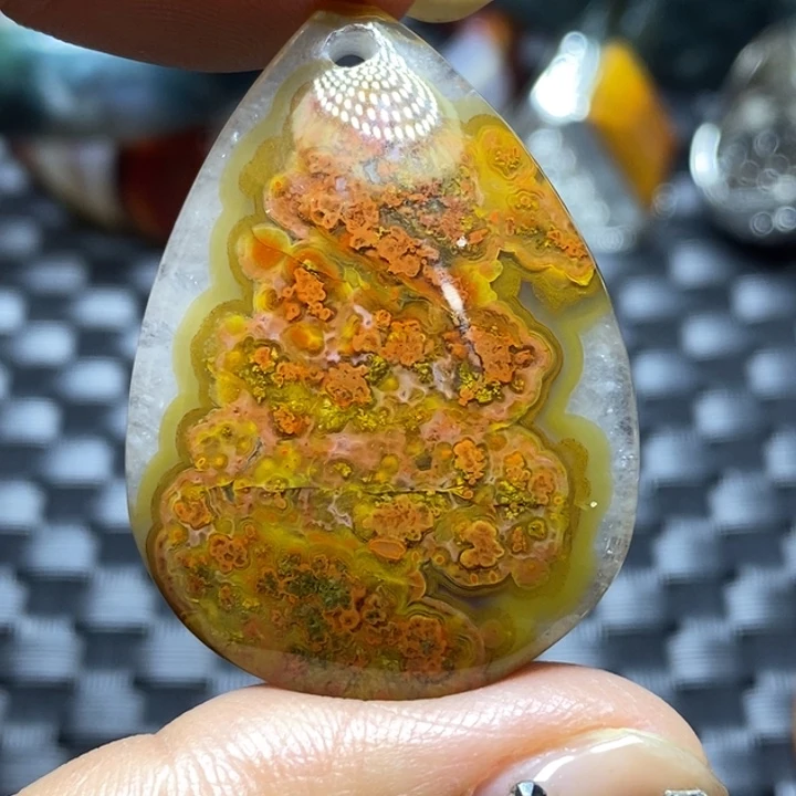 玛瑙/玉髓颈饰未镶嵌画