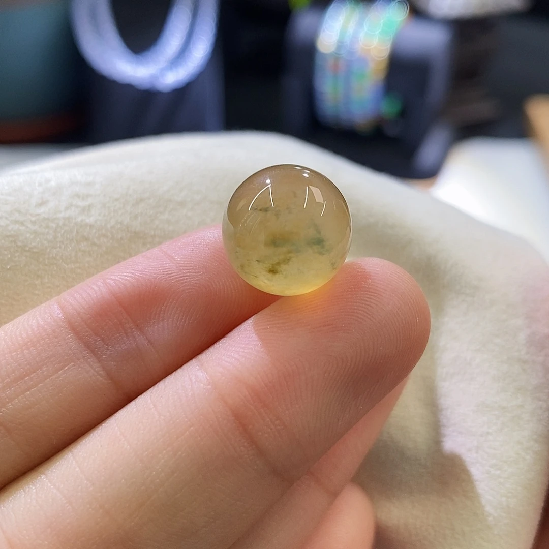 翡翠未镶嵌挂件冰黄