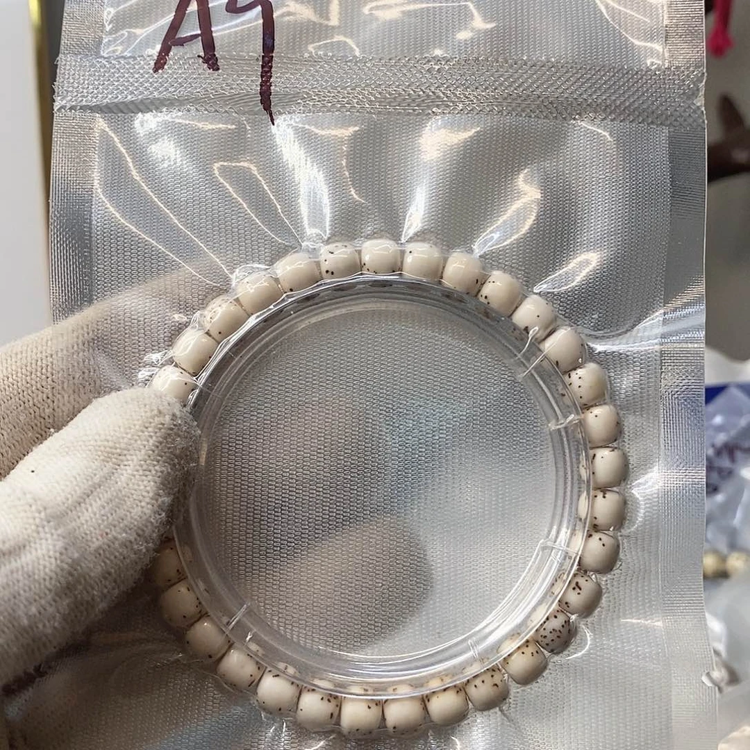 星月菩提吊坠A9原白河豚7*6单