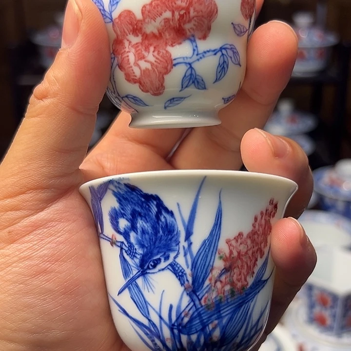 人**方青花釉里红对杯活动款