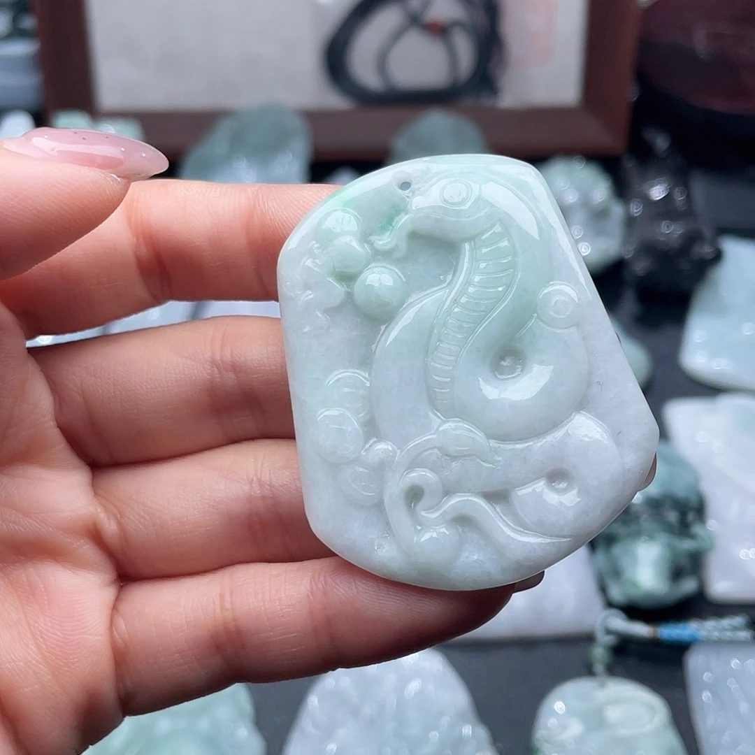 翡翠未镶嵌颈饰翡翠