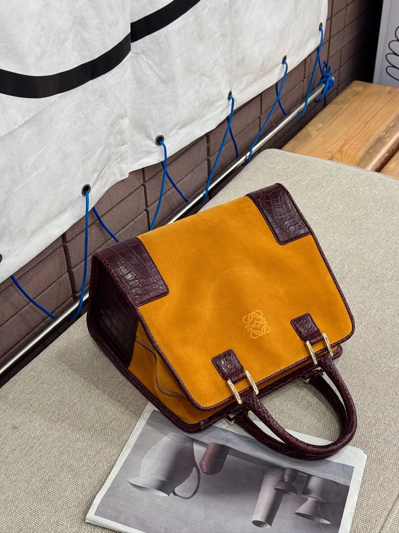 95新 LOEWE/罗意威 觅时/麂皮手提包/113809