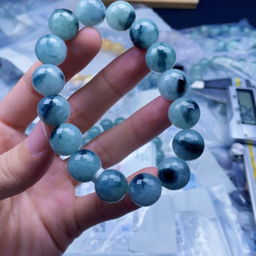 定制翡翠未镶嵌手串