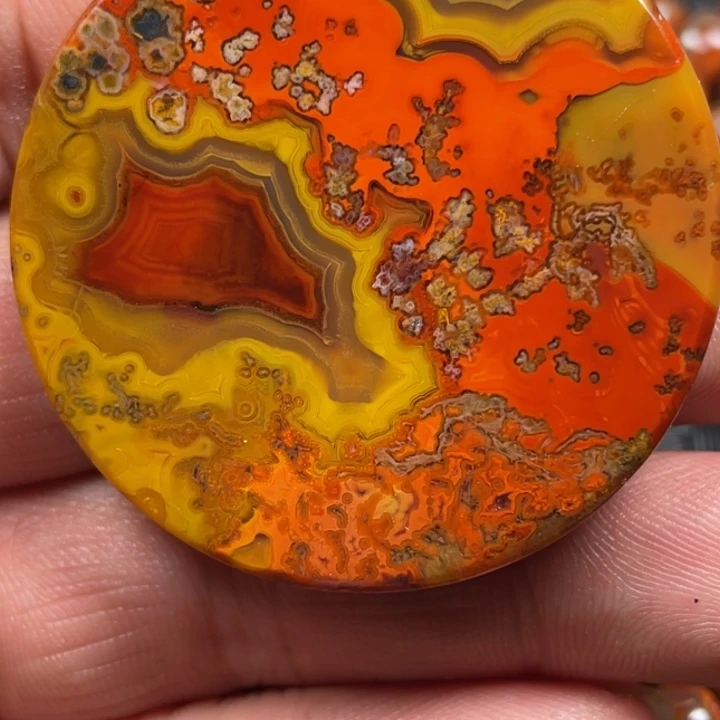 永****玛瑙/玉髓未镶嵌颈饰