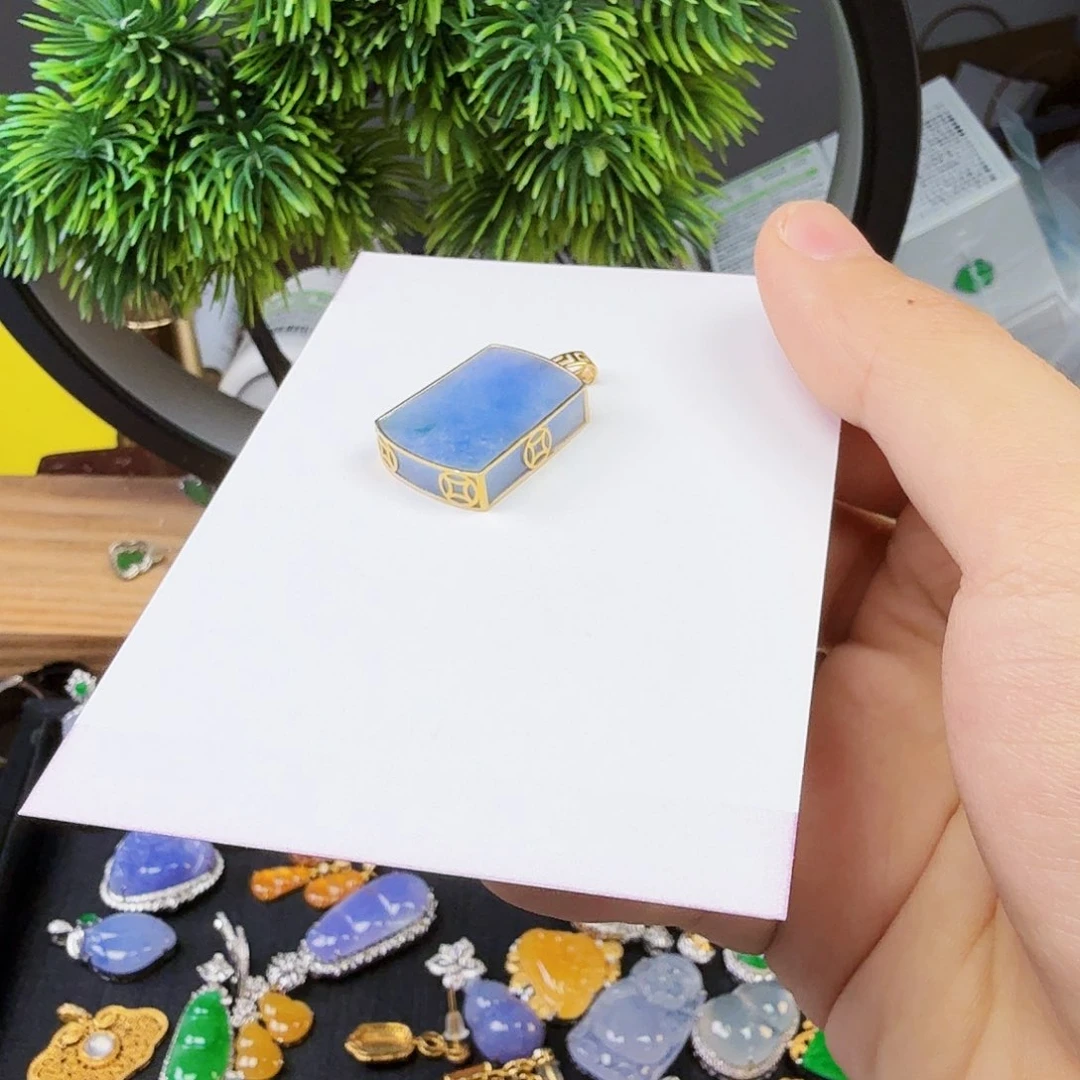 翡翠颈饰18K金镶嵌阳**光一件