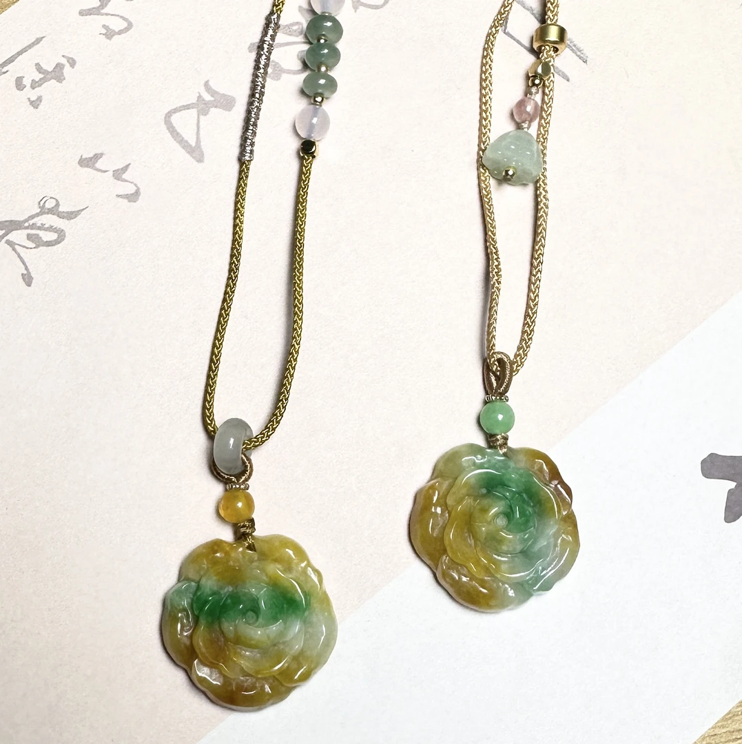 A39 冰种糯种黄加绿白底青春彩翡翠挂件吊坠男女多样性发货