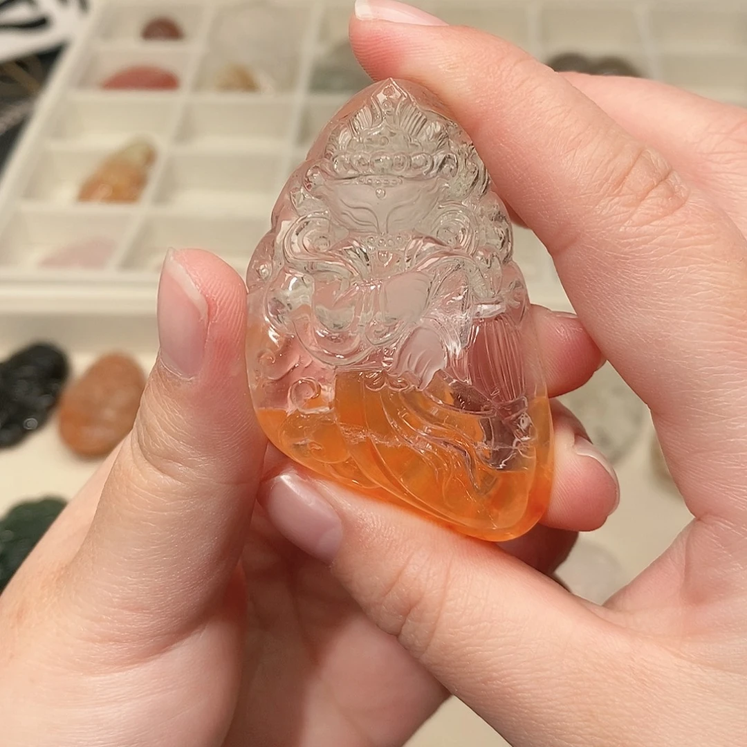 未镶嵌颈饰水晶红兔毛