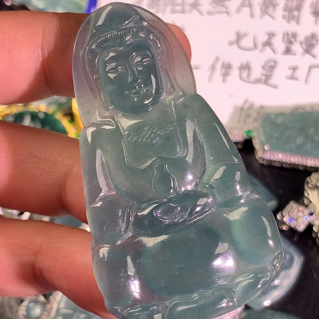 翡翠未镶嵌颈饰观音