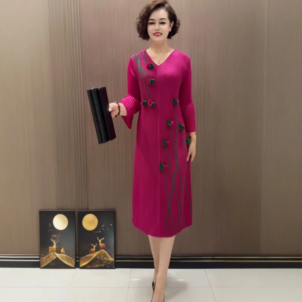 高端褶皱夏季气质大码V领长裙洋气妈妈装七分袖立体花百褶连衣裙