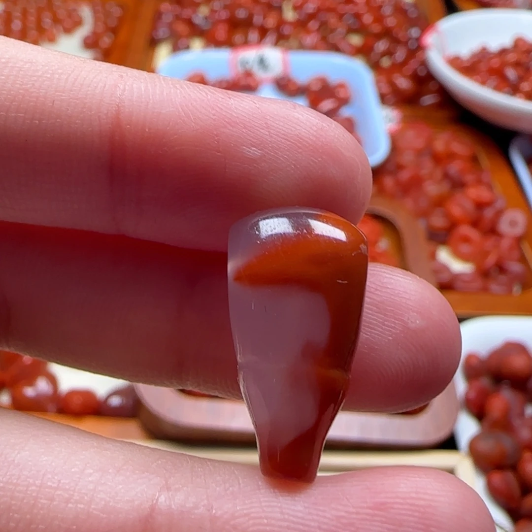 南红玛瑙未镶嵌挂件