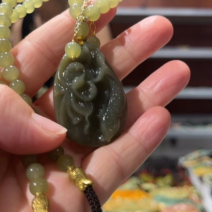 岫玉未镶嵌毛衣链