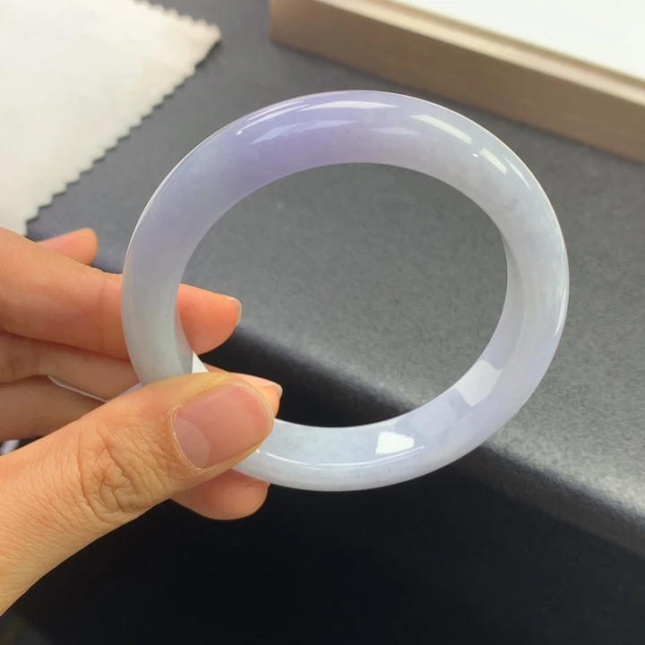 翡翠未镶嵌手镯退货需手镯吊牌标签完好