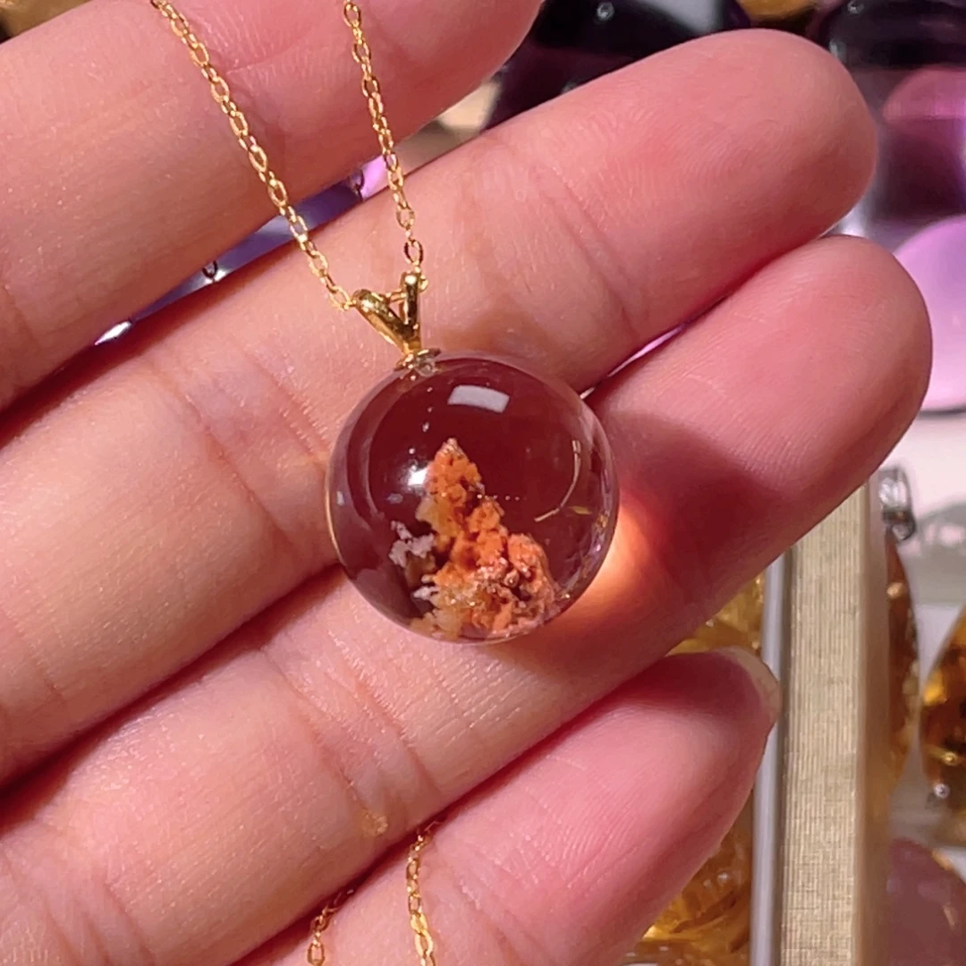 18K金镶嵌颈饰水晶