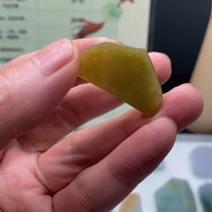 颈饰未镶嵌翡翠缅甸翡翠A货边角