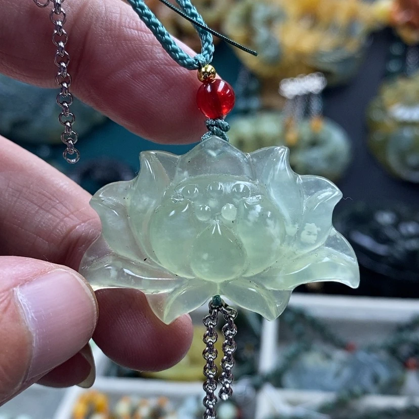 【闪购商品】蛇纹石玉未镶嵌吊坠