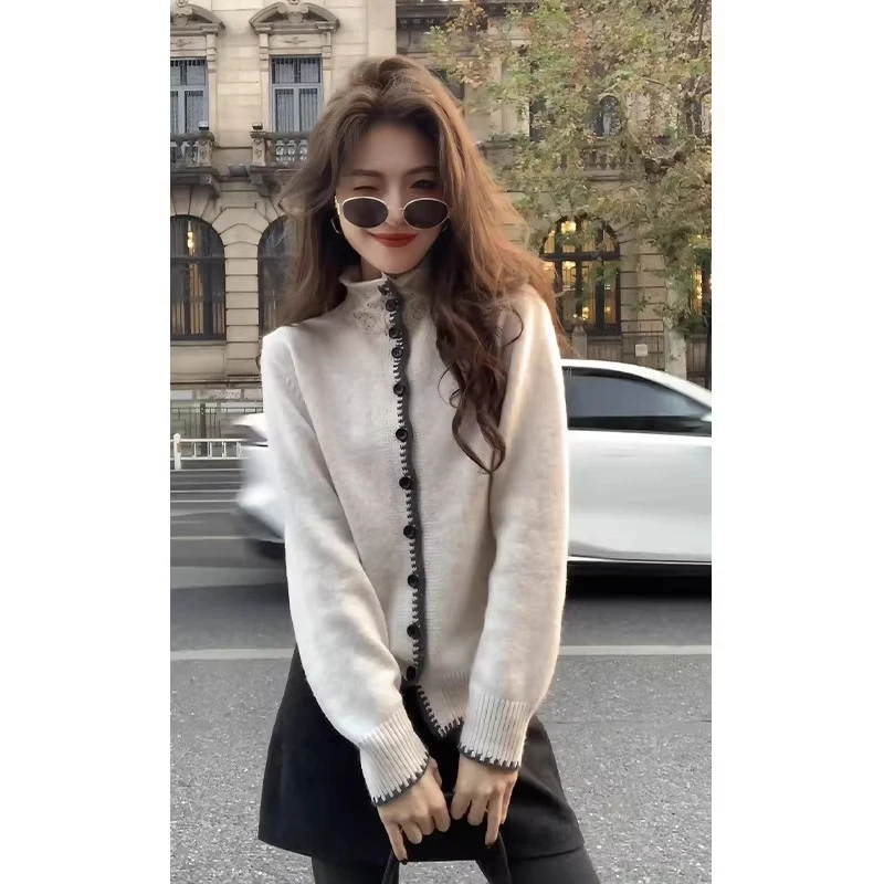 韩系高领撞色边单排扣针织开衫女宽松百搭保暖毛衣老钱风