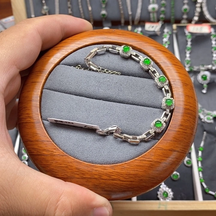 翡翠颈饰银S925镶嵌豪**晶翡翠手链